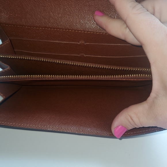 Sarah Wallet - Picture 6 of 8